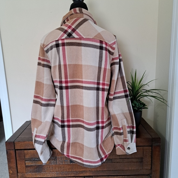 Realtree Plaid Shirt Jacket Women's Small Tan Brown Red Shacket Fleece NWOT - Picture 4 of 14